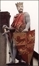 Statue of Llywelyn Fawr in Comwy